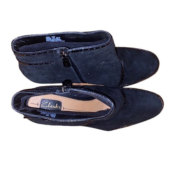 Clarks Black Suede and Patent Leather Booties Size 10 - Picture 4 of 6